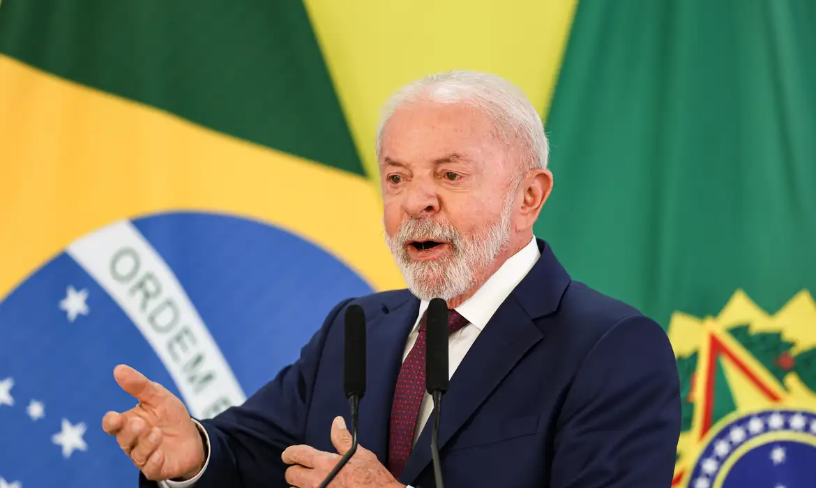 Lula descarta privatização dos Correios
