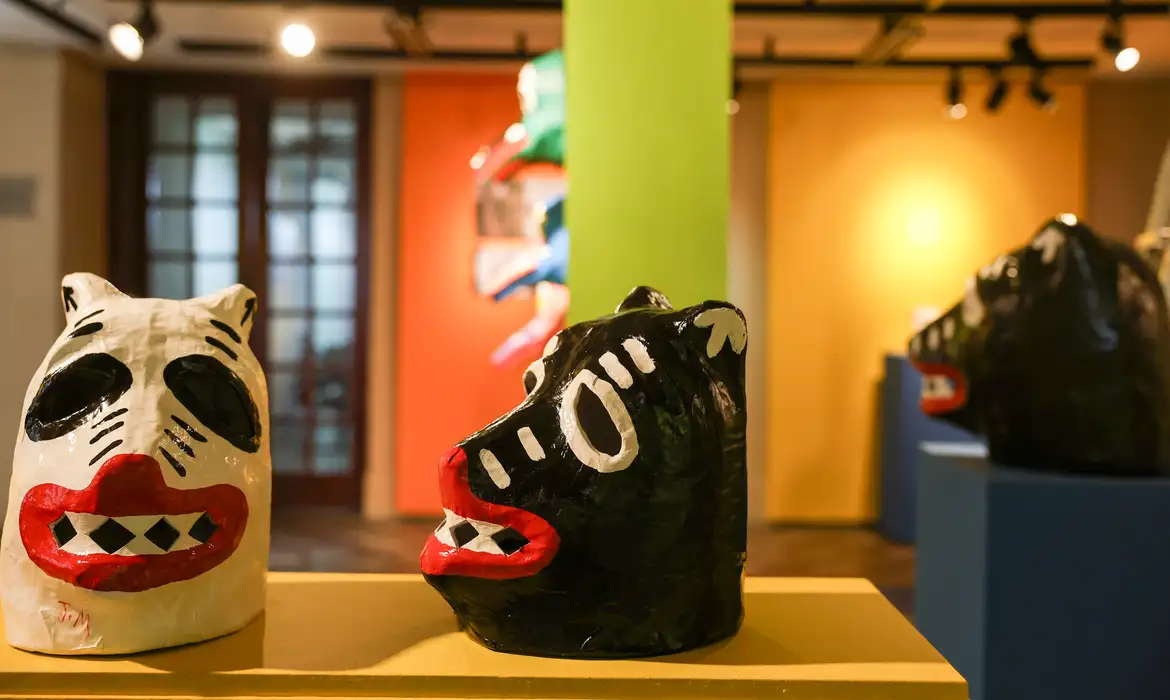 OAB Barro Preto - Tradição dos Juliōes na produção de máscaras de Olinda chega ao Rio