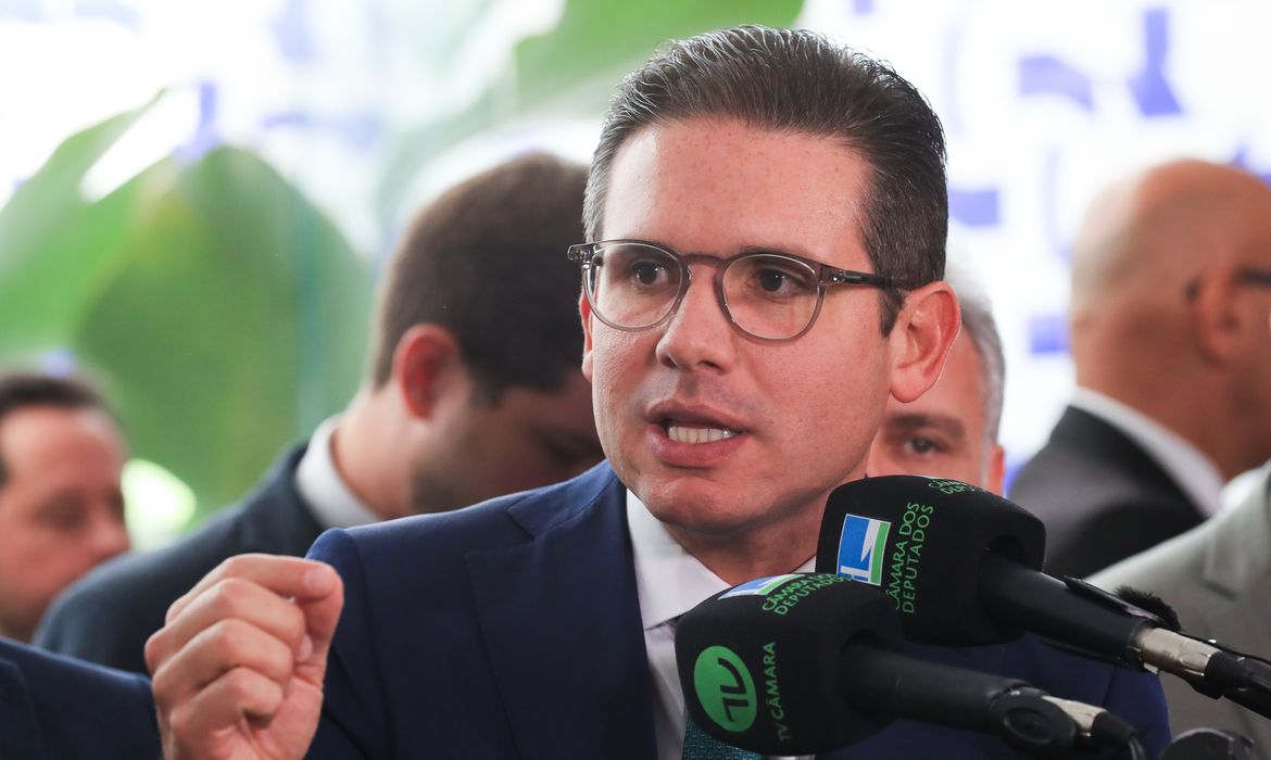 OAB Barro Preto - Motta elogia servidora alvo da PF e diz que Dino não aponta desvio