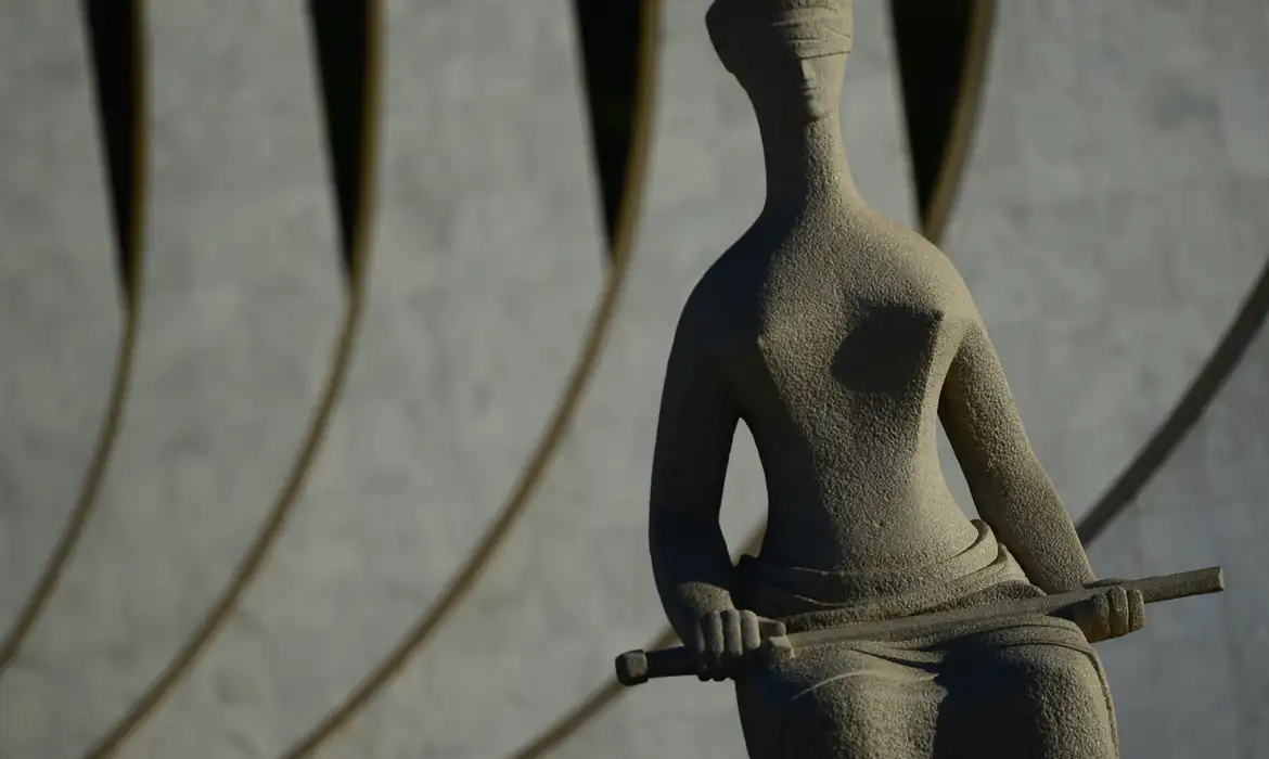 Moraes autoriza Bolsonaro a ser submetido a ultrassom na prisão