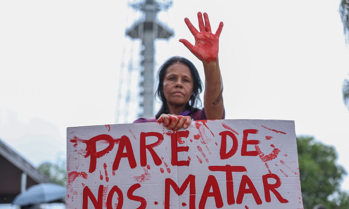 Em Brasília, mulheres denunciam feminicídios e a omissão do Estado