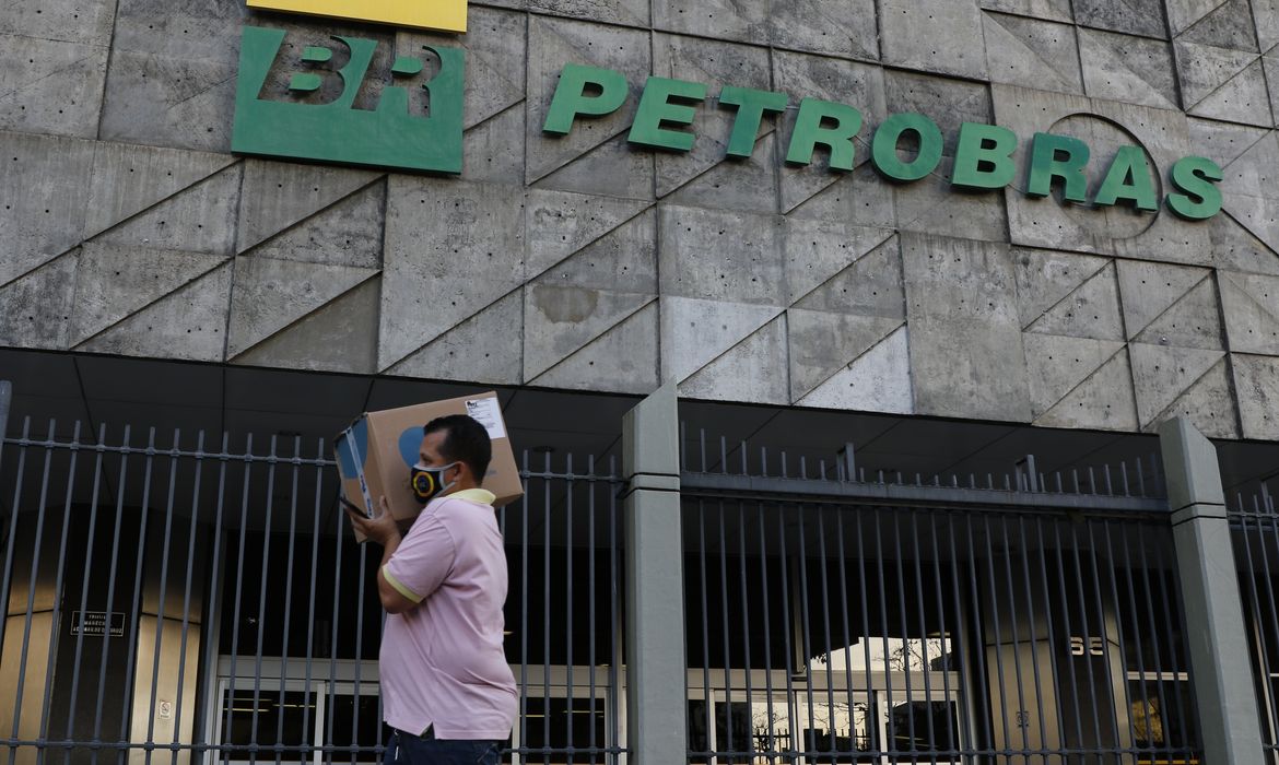 Greve nacional dos petroleiros tem novas adesões