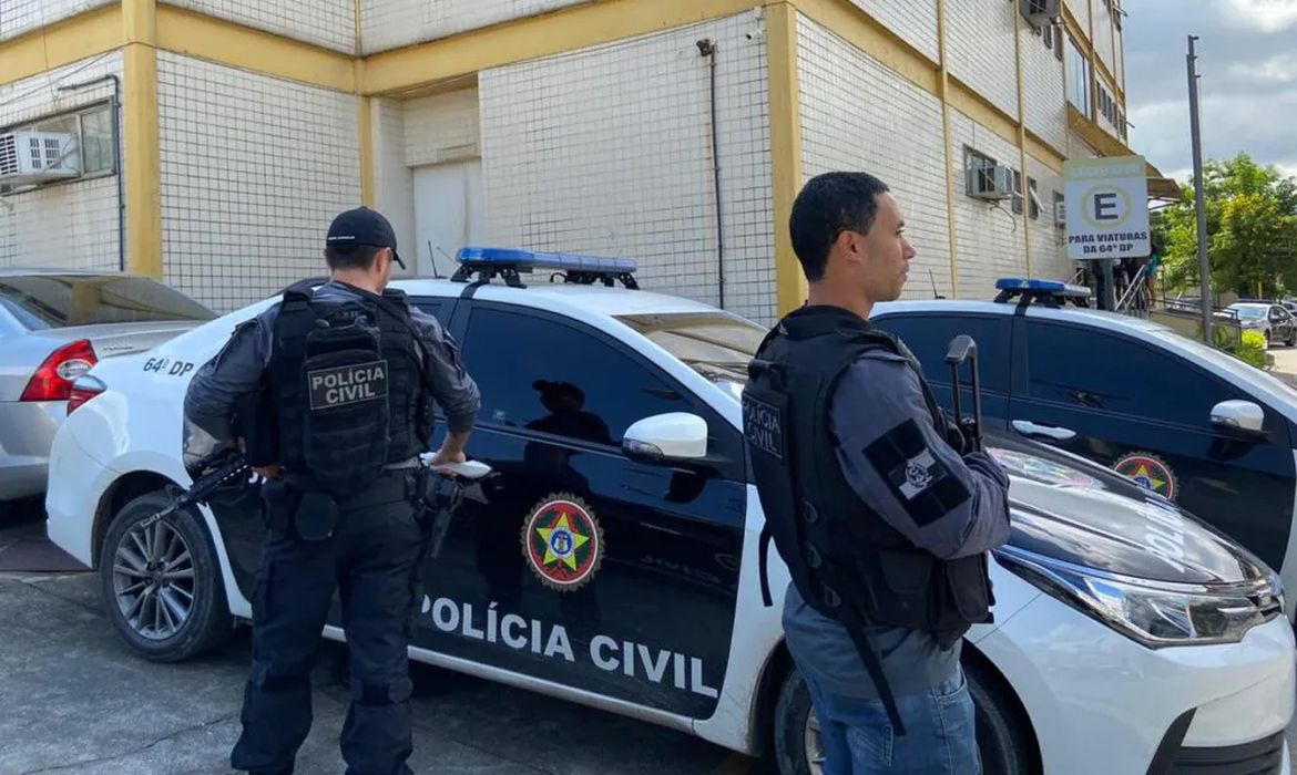 Polícia do Rio deflagra ofensiva contra finanças do Comando Vermelho