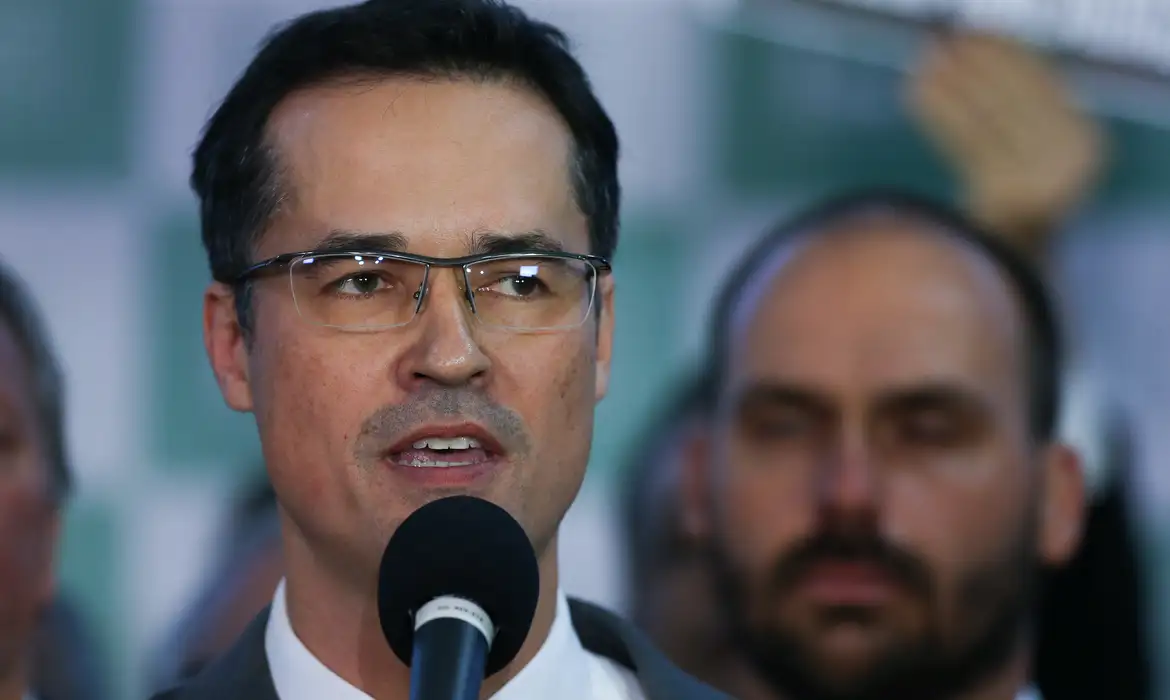 Deltan paga indenização a Lula por PowerPoint da Lava Jato