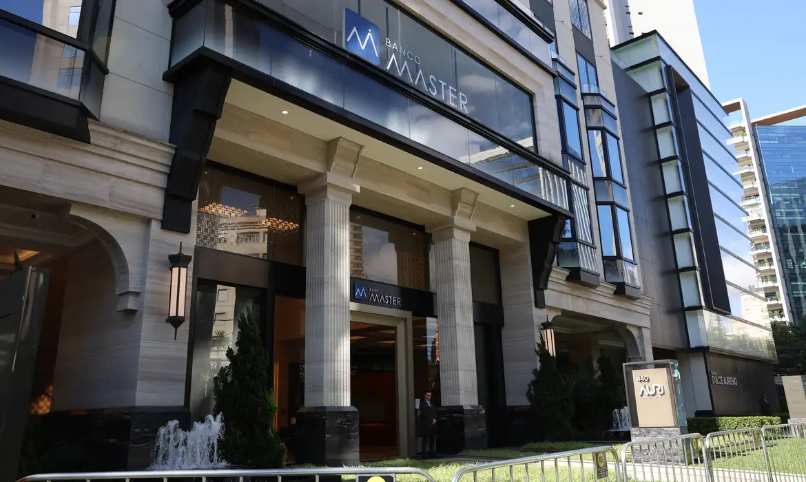 Mendes defende atuação de Toffoli no inquérito do Banco Master