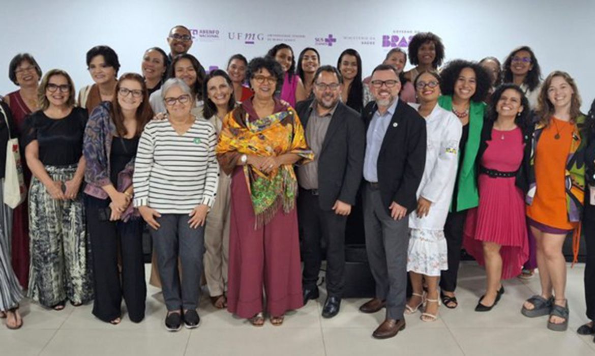 Governo reforça SUS com 760 profissionais em enfermagem obstetrícia