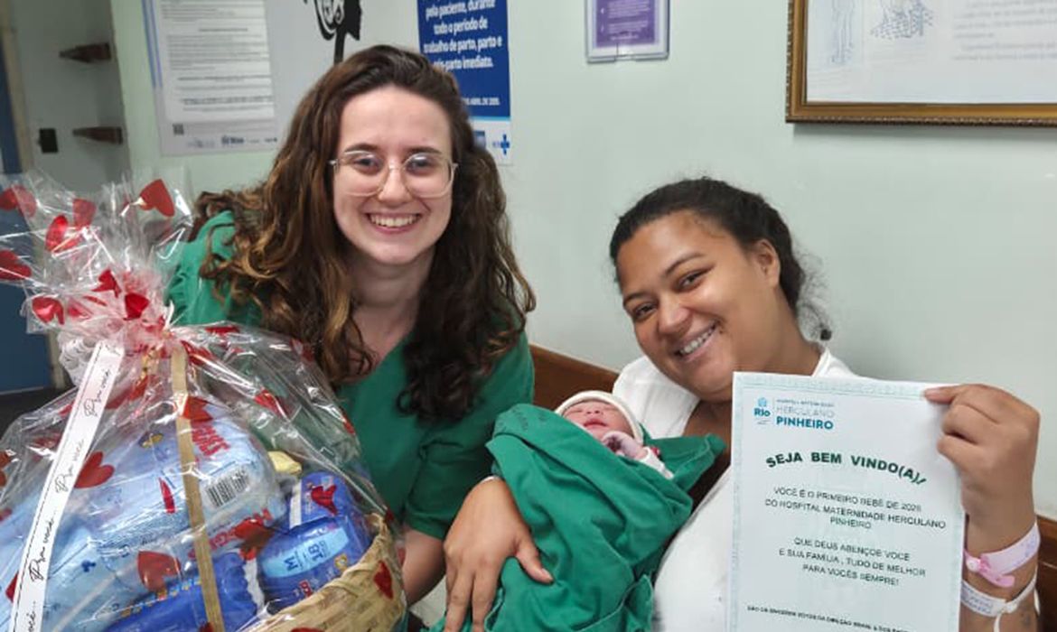 Miguel e Ayla são os primeiros bebês nascidos no Rio em 2026