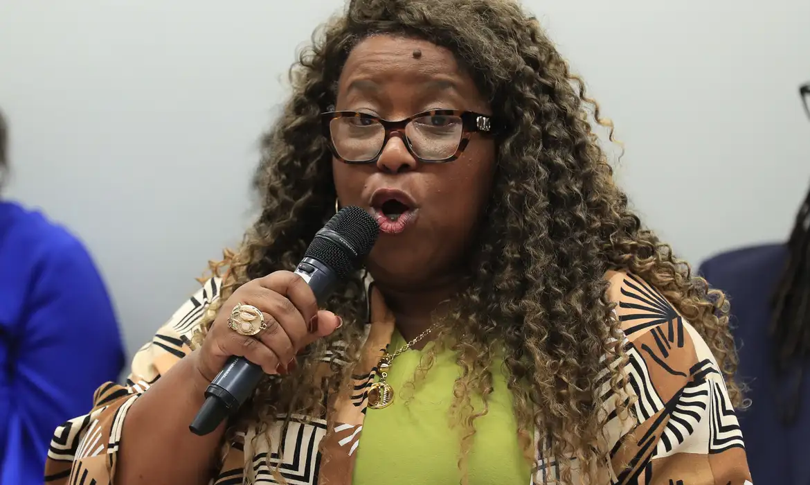 Macaé diz que carta de princípios dos direitos humanos foi “rifada”