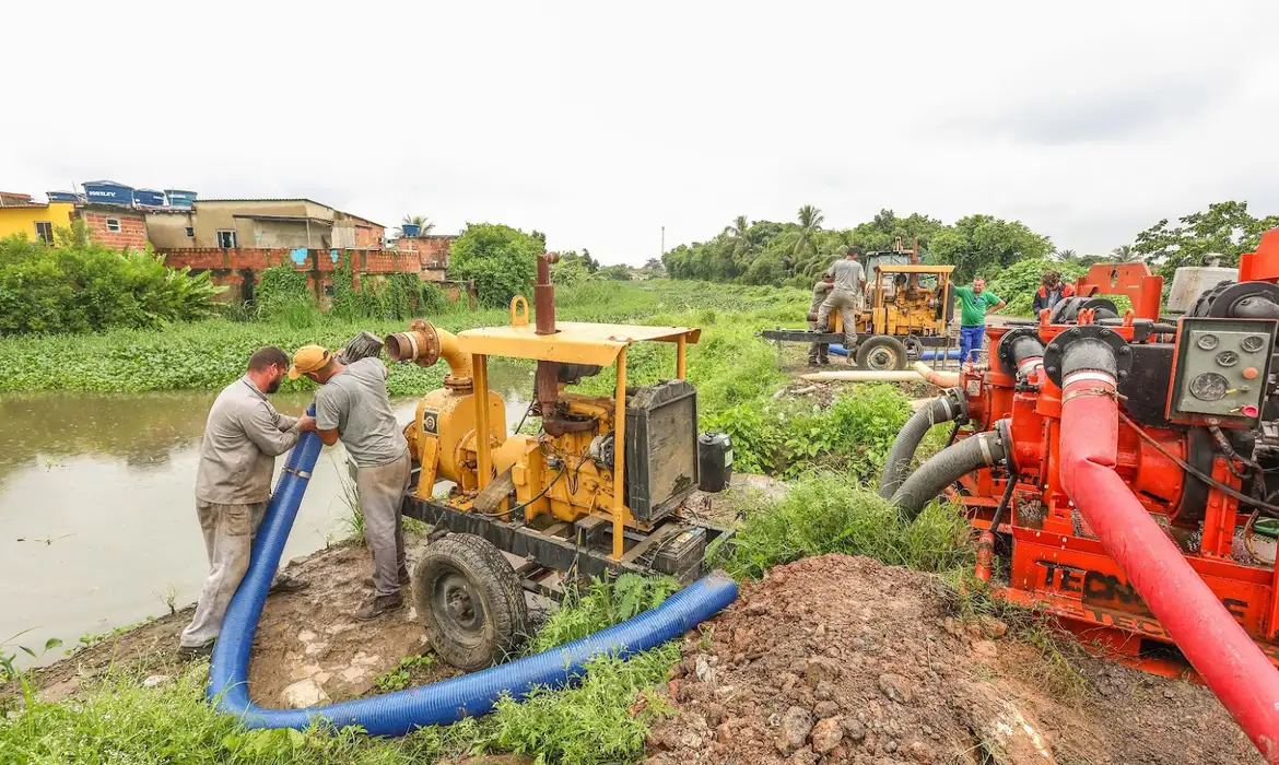 RJ tem 20 cidades com risco alto para inundações ou deslizamentos