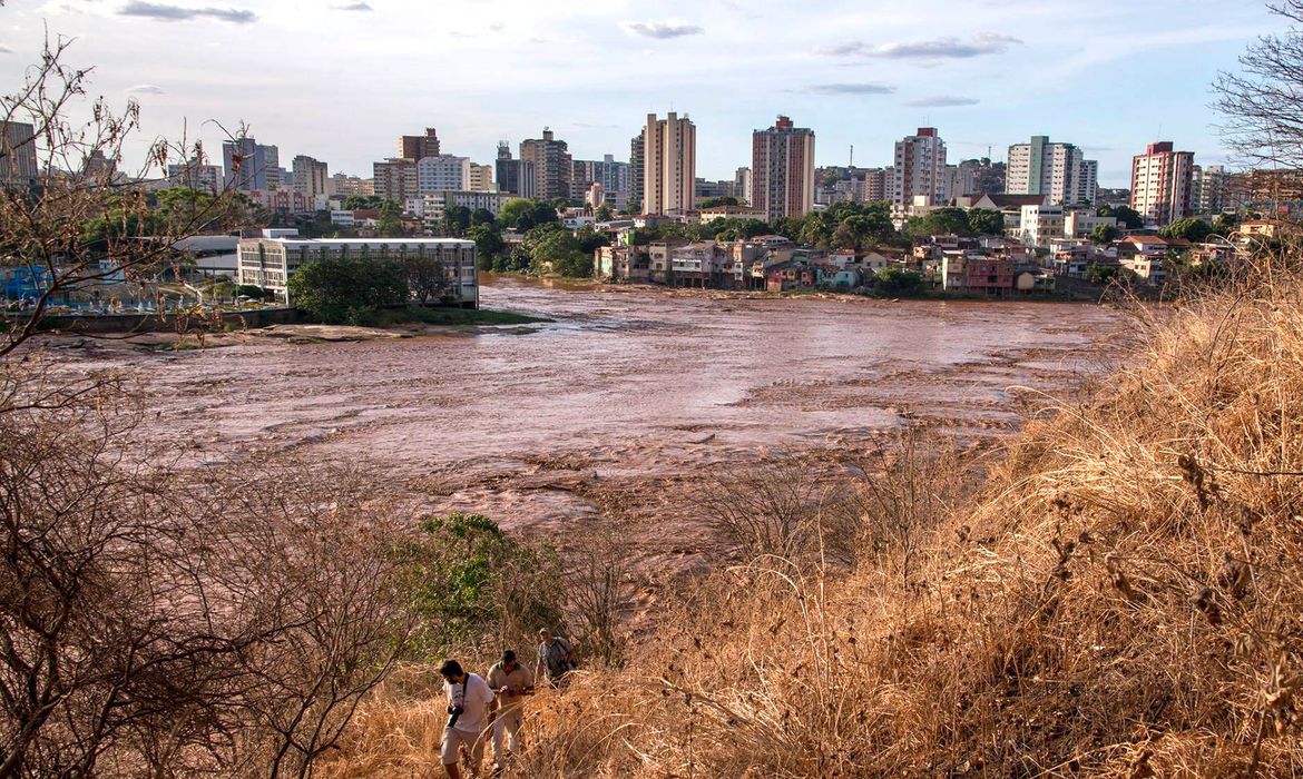 Ações de saúde receberam quase R$ 1 bilhão do Fundo Rio Doce em 2025
