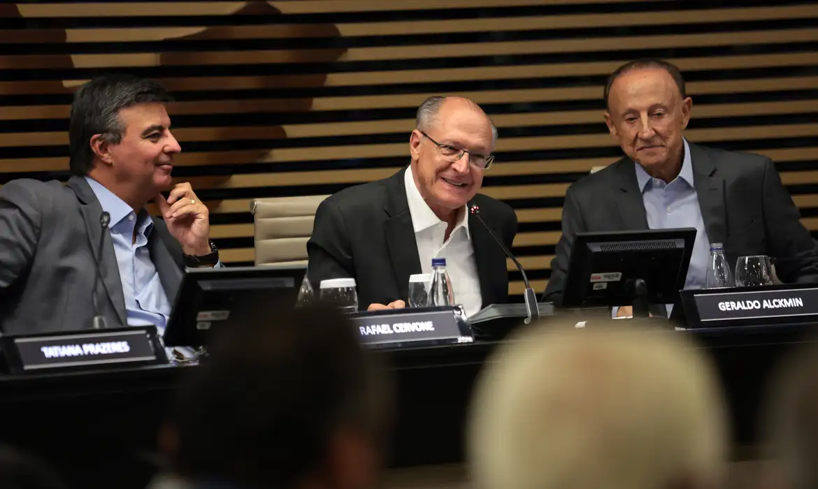 OAB Barro Preto - Alckmin diz que redução da jornada de trabalho é tendência mundial