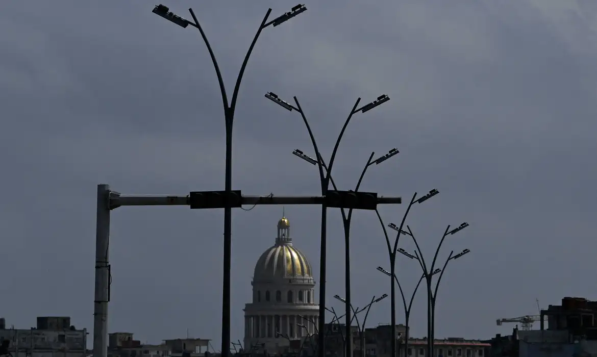 Cuba completa 3 meses sem receber combustível por bloqueio dos EUA