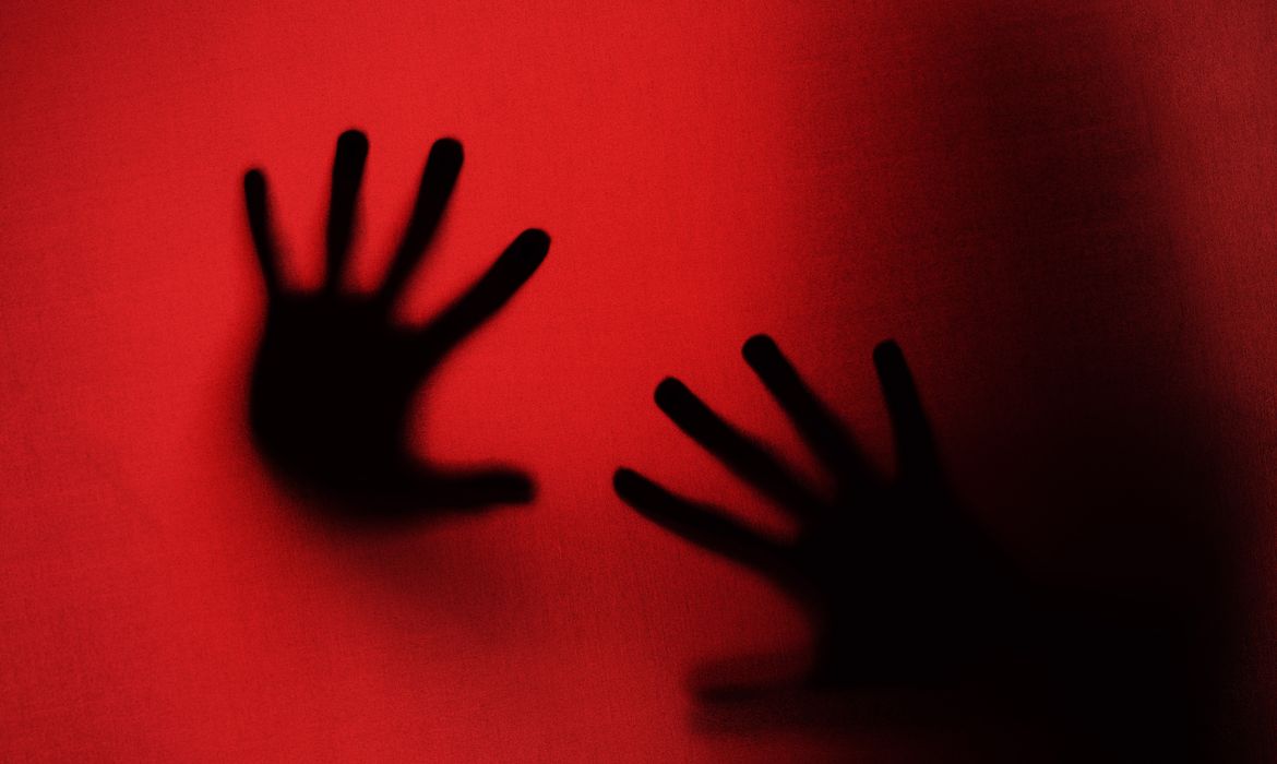 Crime de estupro: entenda as agravantes e punições previstas em lei