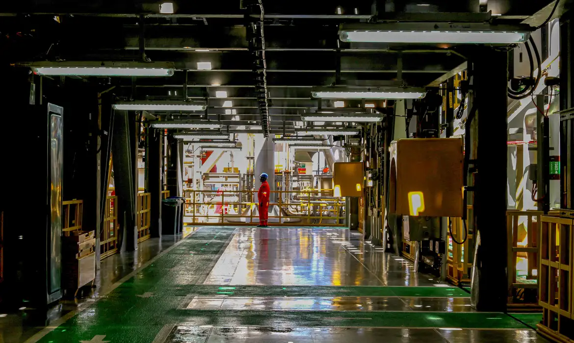 Produção de petróleo e gás natural do Brasil bate recorde em fevereiro