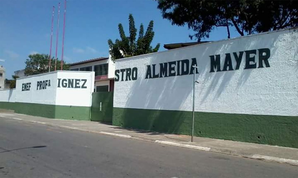 Professora sofre ferimentos durante ataque a uma escola em Suzano